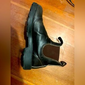 Women’s 9.5 men’s 7.5 Blundstone Classic Chelsea Boot